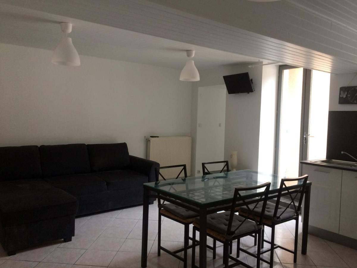 Joli Appartement De 60M2 Avec Balcon A La Campagne Courson-Les-Carrieres Dış mekan fotoğraf